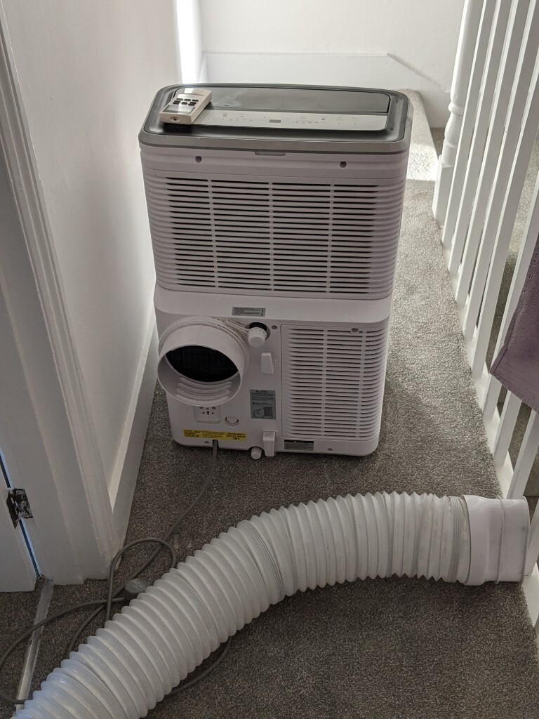 AEG 12000 BTU air conditioner barely 